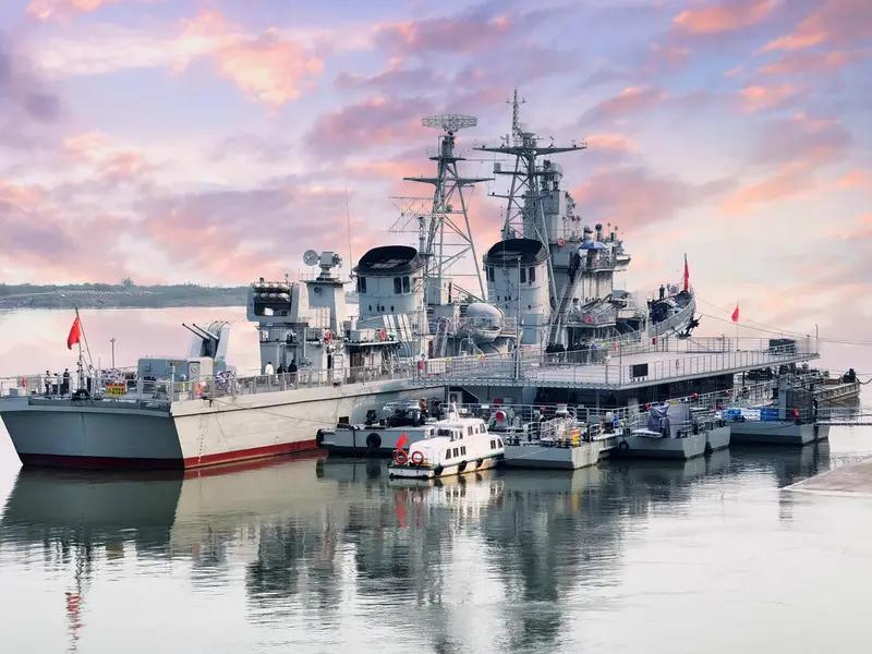 日本的军事力量确实不容小觑。自明治维新起，日本迅速崛起，在1894年打败大清北洋