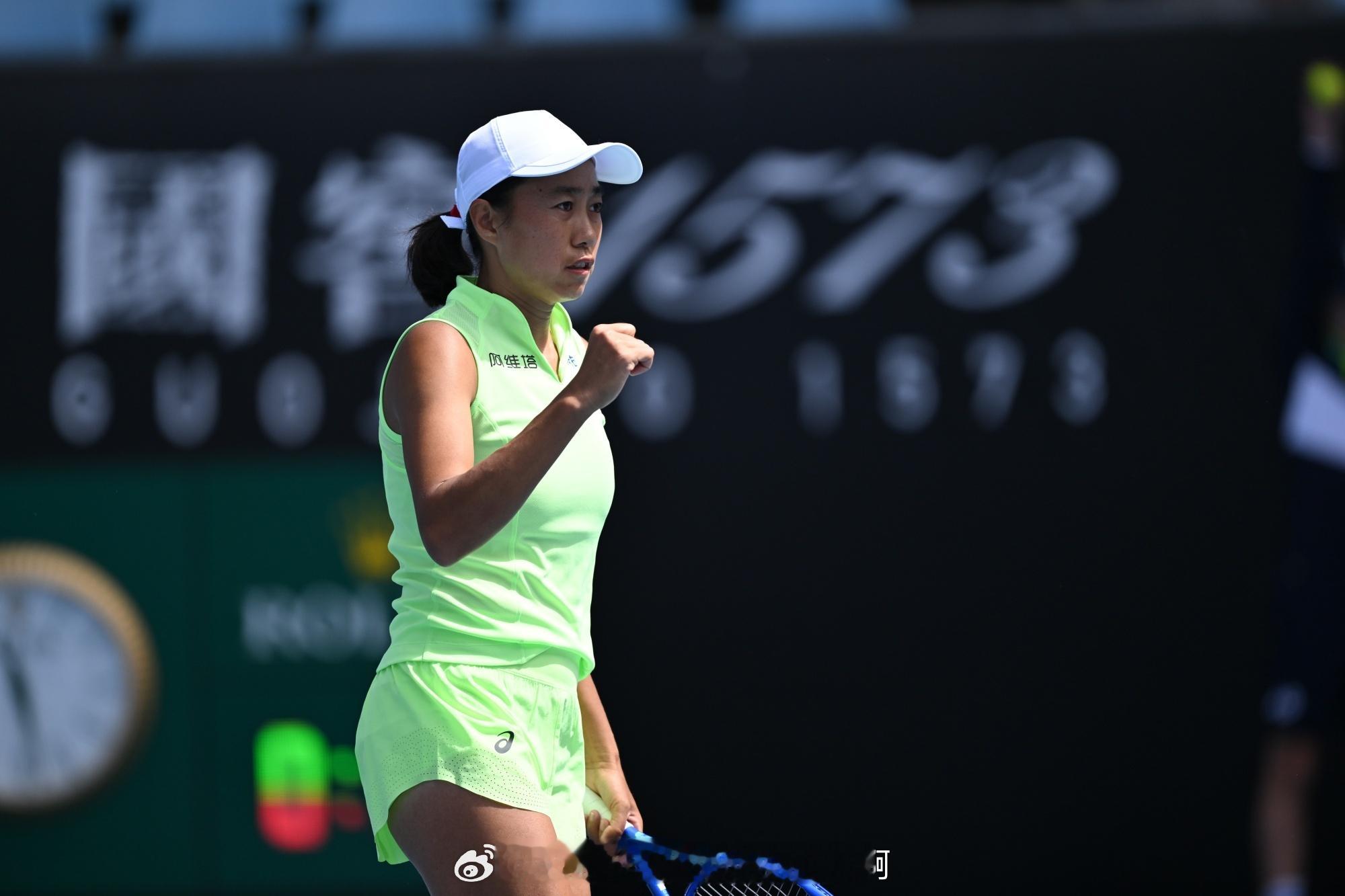 📢张帅五进大满贯决赛张帅与梅尔滕斯在澳网女双半决赛中以6-3/6-2的绝对优势