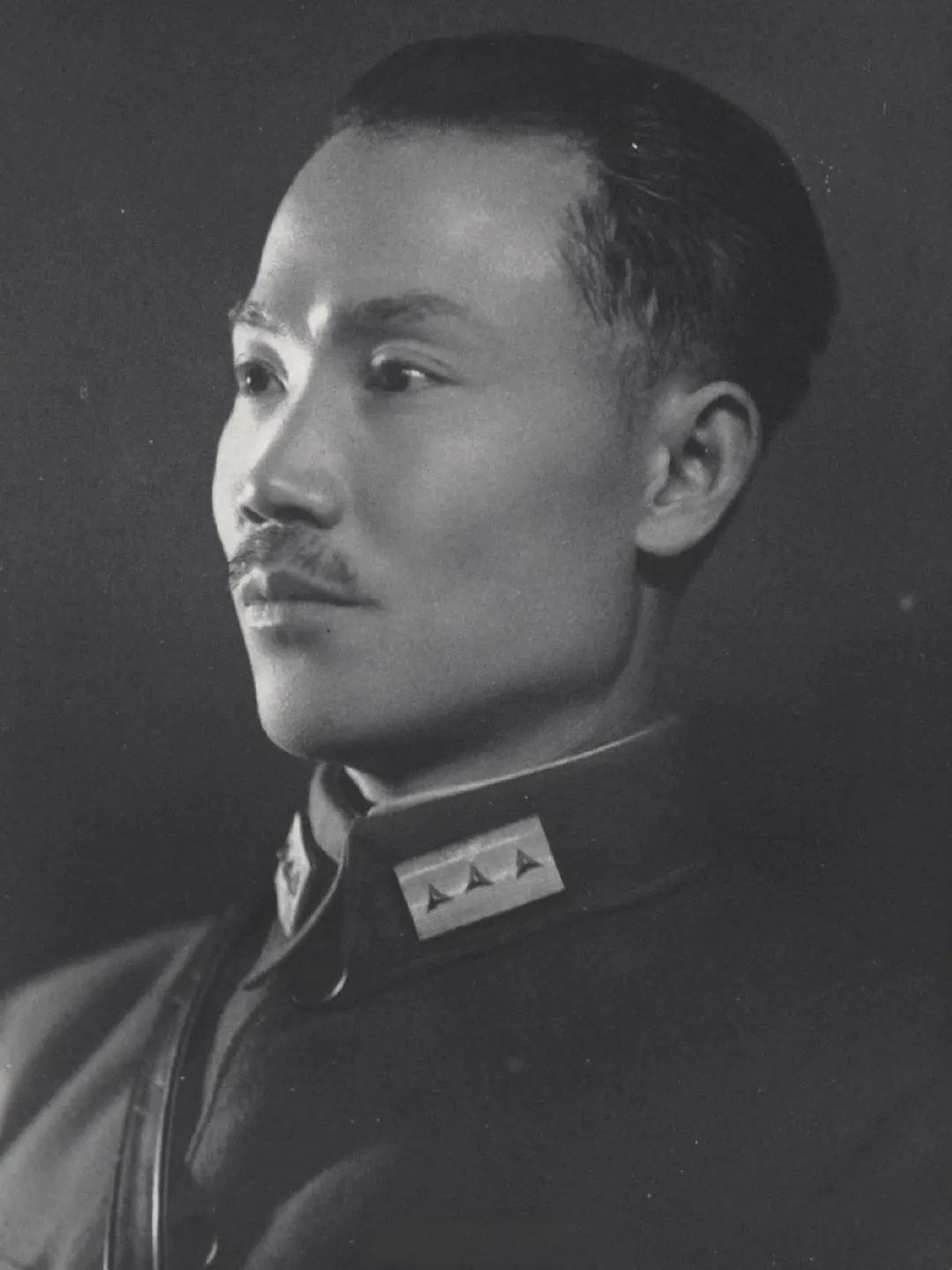 陈诚一生屡战屡败，却始终备受蒋介石信任！蒋介石决定撤往台湾时，提前派陈诚前往台湾