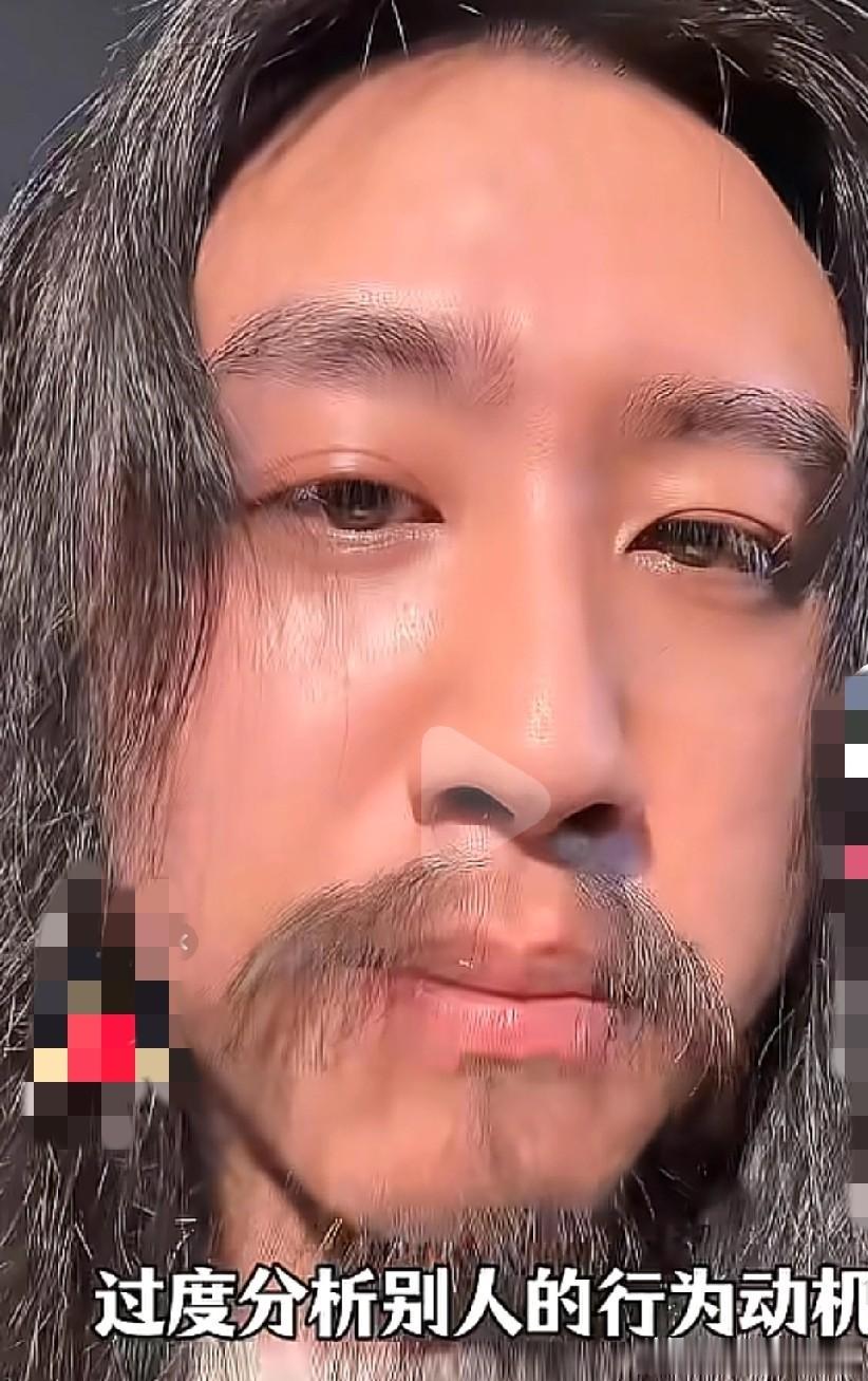 只需一眼，我便知道一个人的好坏，就说这是不是老天赐予我的神力量[奸笑]
正因为洞
