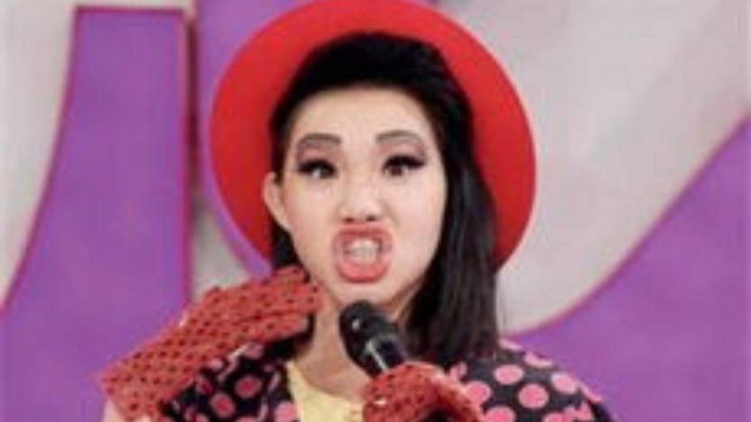你知道吗？以“Hold住姐”形象走红的谢依霖，近日在节目中首次袒露三年隐退的真相