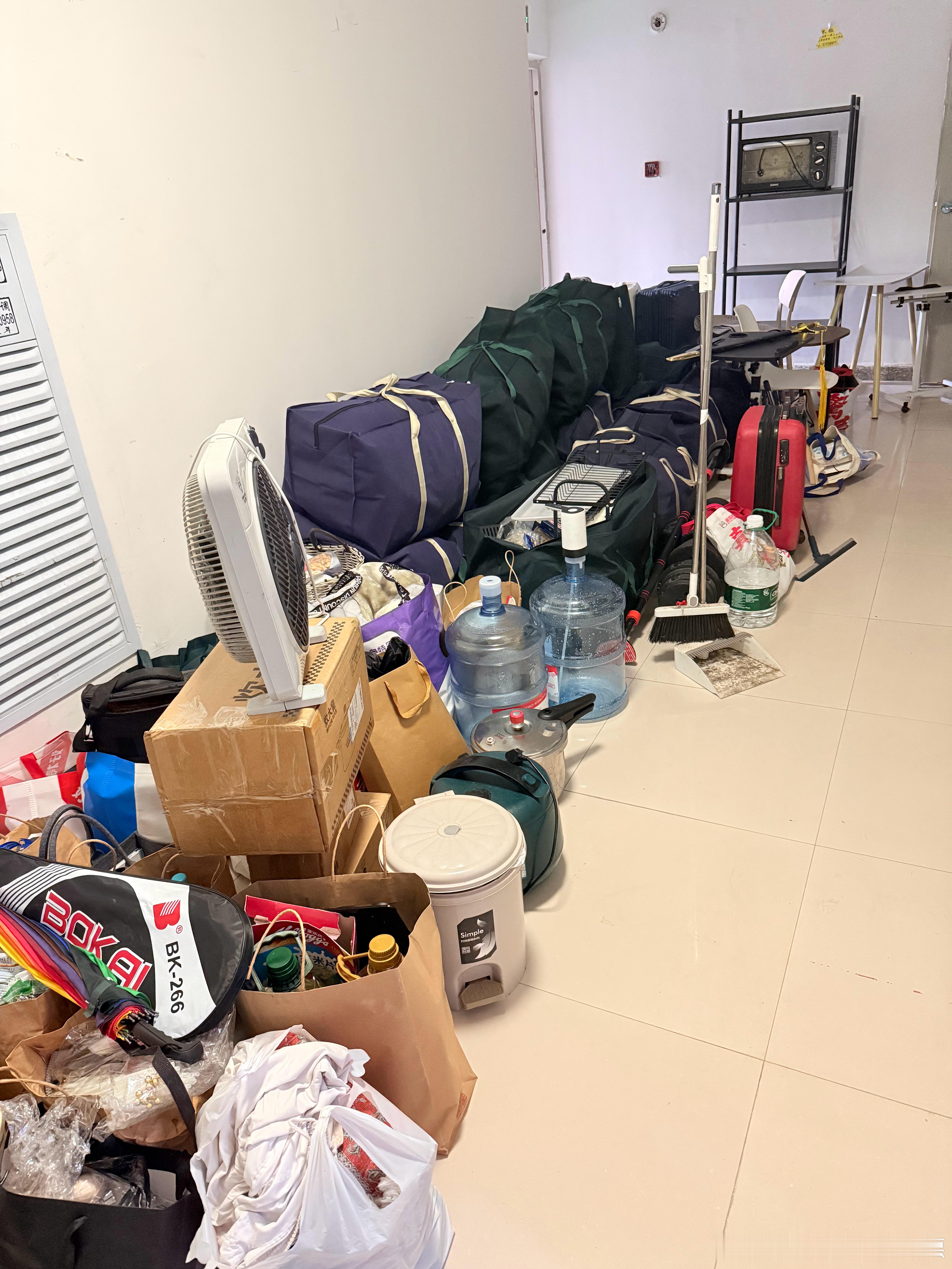 再次搬家，再次收拾行李。累的不只是身体，还有一次次搬迁带来的疲惫。人生感悟﻿心情