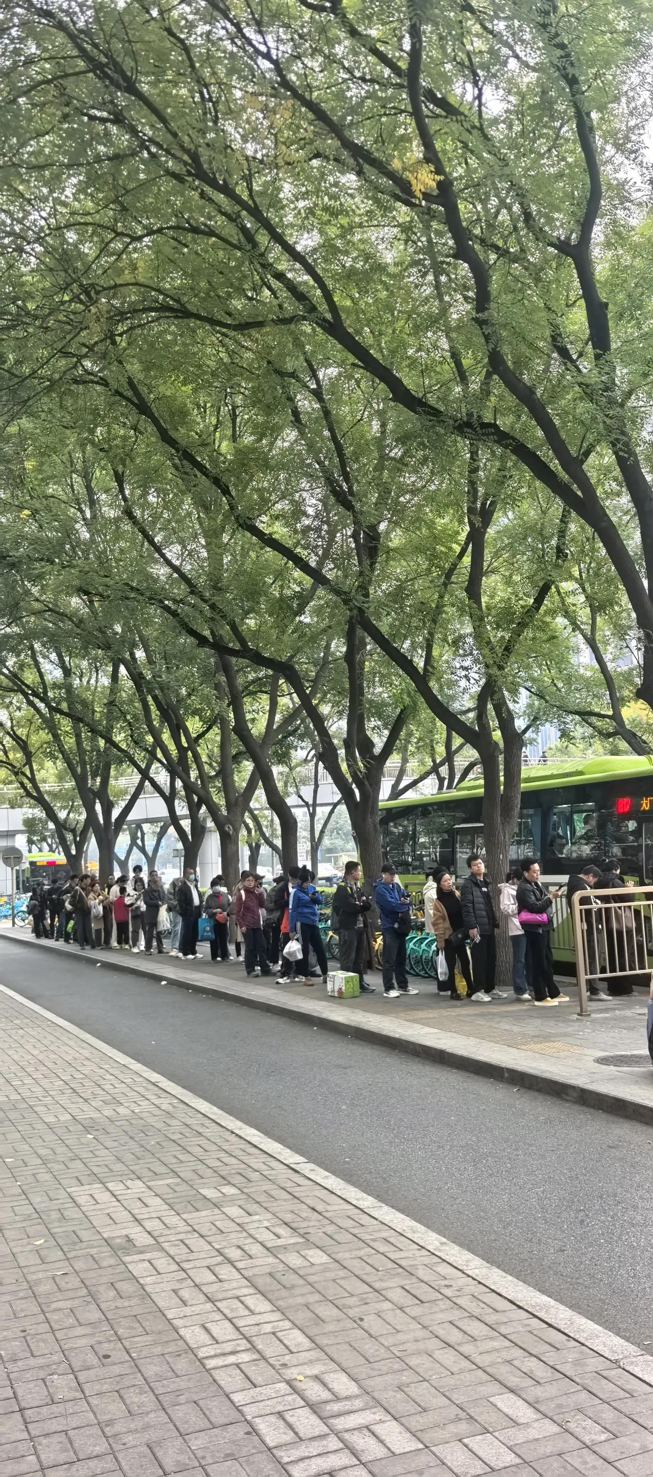燕郊通勤的朋友最关心的问题来了：22号线（平谷线）年底开通之后，那些直达北京的公