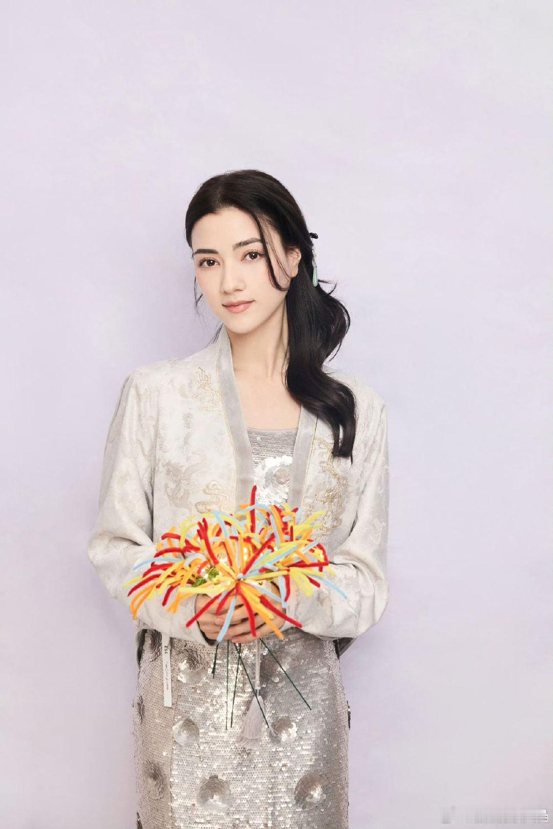 娜然向广西捐赠物资娜然捐赠物资驰援广西 娜然捐赠物资驰援广西，把善意融进了每一口