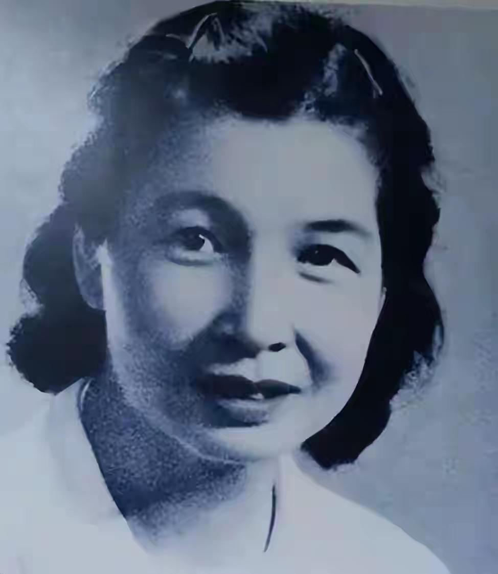 曾志晚年曾深深自责：“要是当年我在，她绝不会走。”这句话，道尽了革命年代女性之间