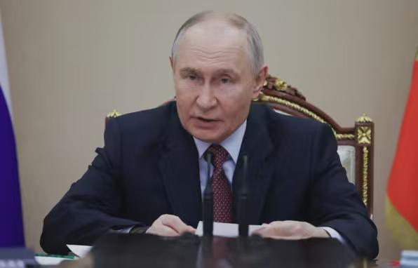 [约翰内斯堡10日路透社]-南非总统拉马波萨于10日与俄罗斯总统普京进行电话会谈