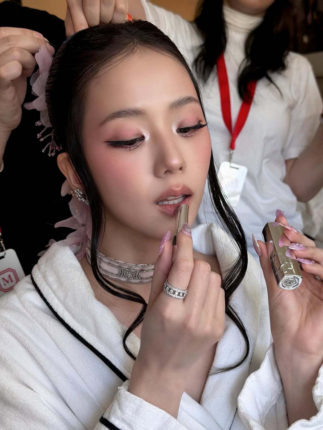秀秀更新IG，这才是美妆该有的效果~Met glam with 💄 