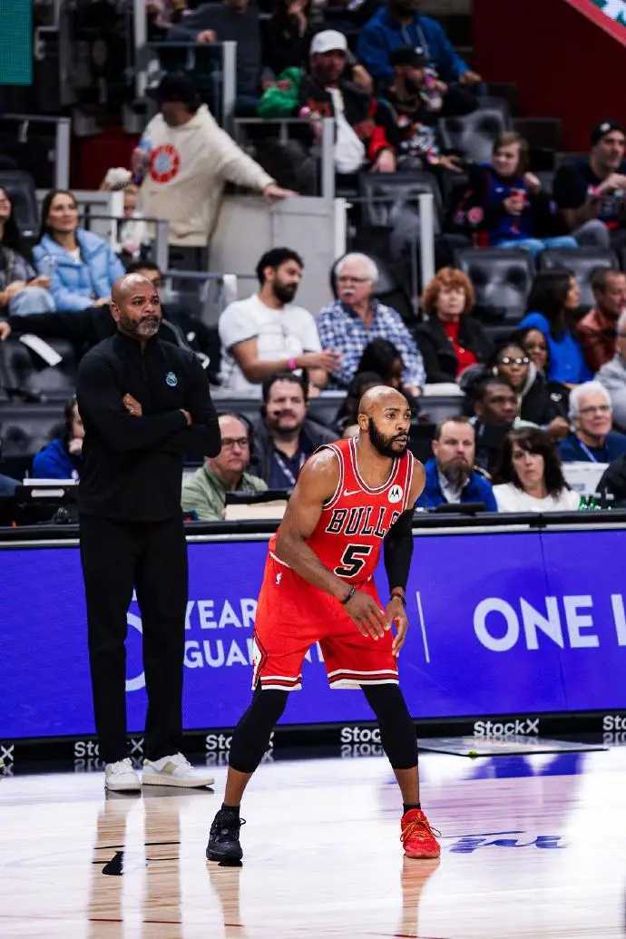 残阵活塞拒23分大逆转 豪取8连胜稳坐东部第一 里德28+13+6成救世主 北京