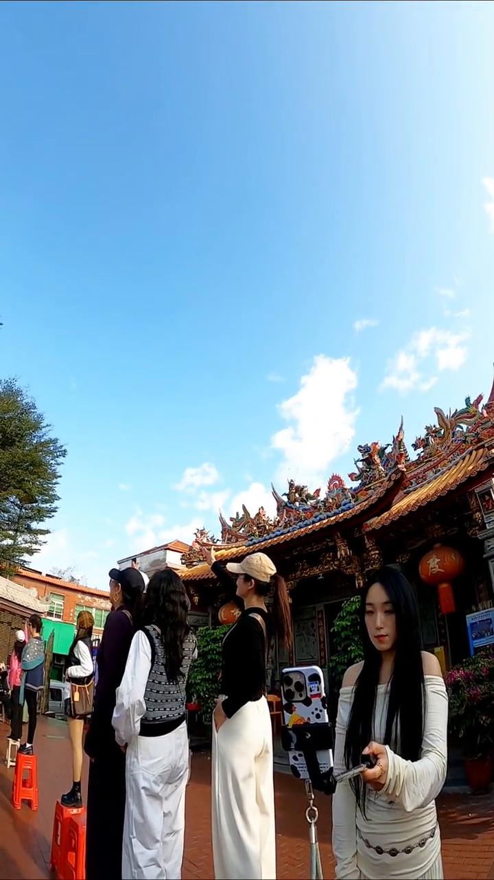 厦门这里拍大飞机。
大家好，我是博杰。我现在在厦门，准备去厦门的清水宫，是一个拍