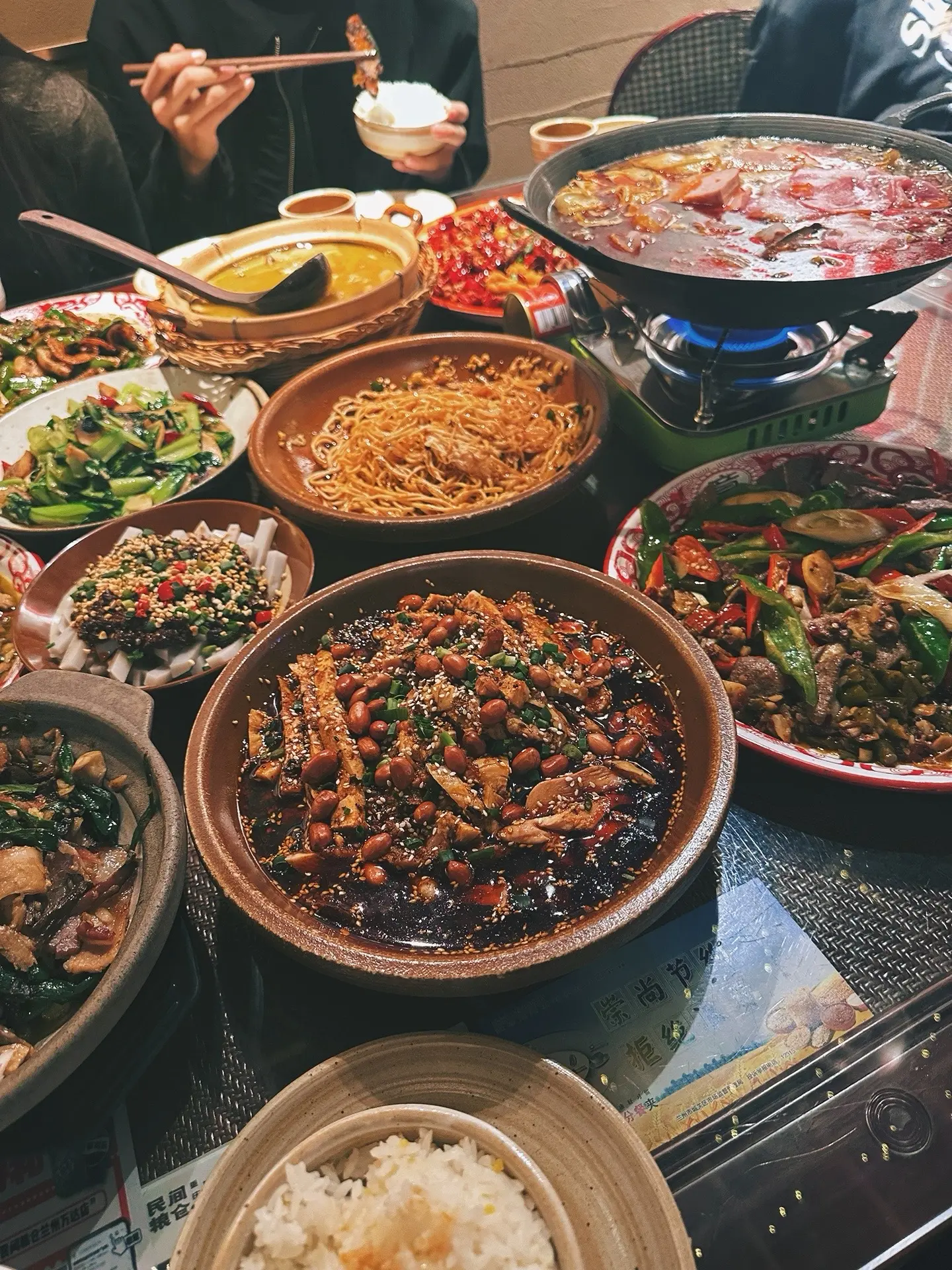 把痛苦当成玩笑讲 直到有人说这并不好笑