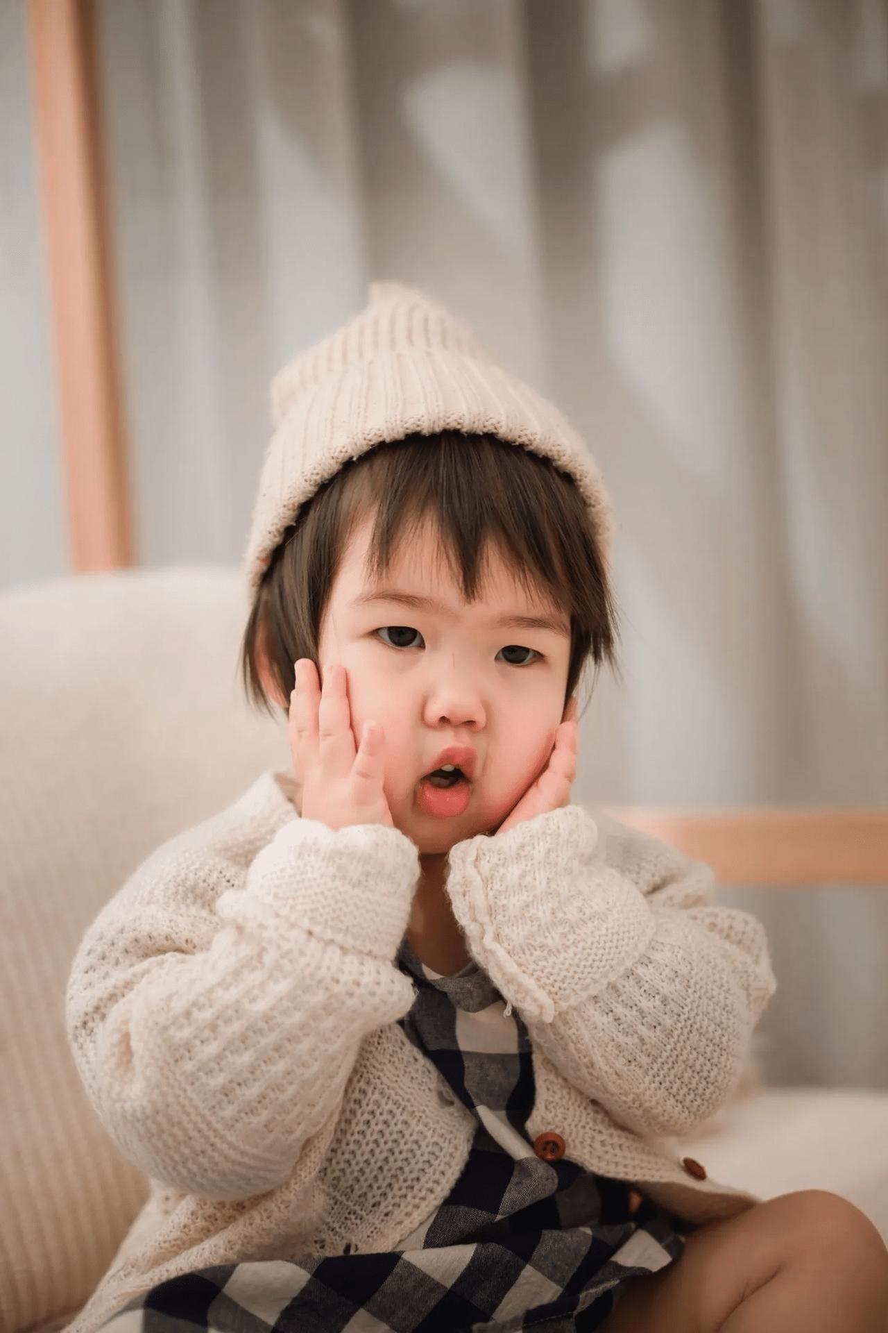 上海3岁萌娃解锁二年级数学题 这波操作太圈粉

谁能想到，上海一个3岁奶娃，竟把