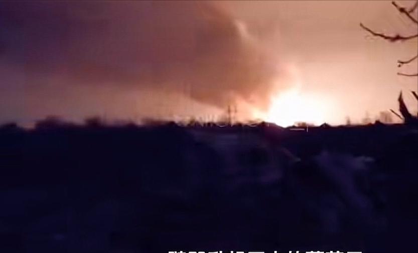 损失巨大，是可怕的悲剧！杰巴利采沃弹药库发生殉爆，乌克兰无人机部队又立新功！
