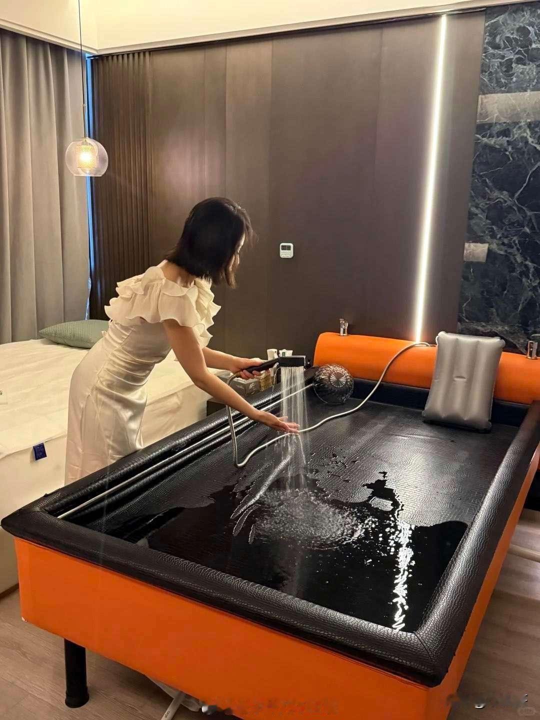 这是啥，水槽不像水槽，浴缸不像浴缸！