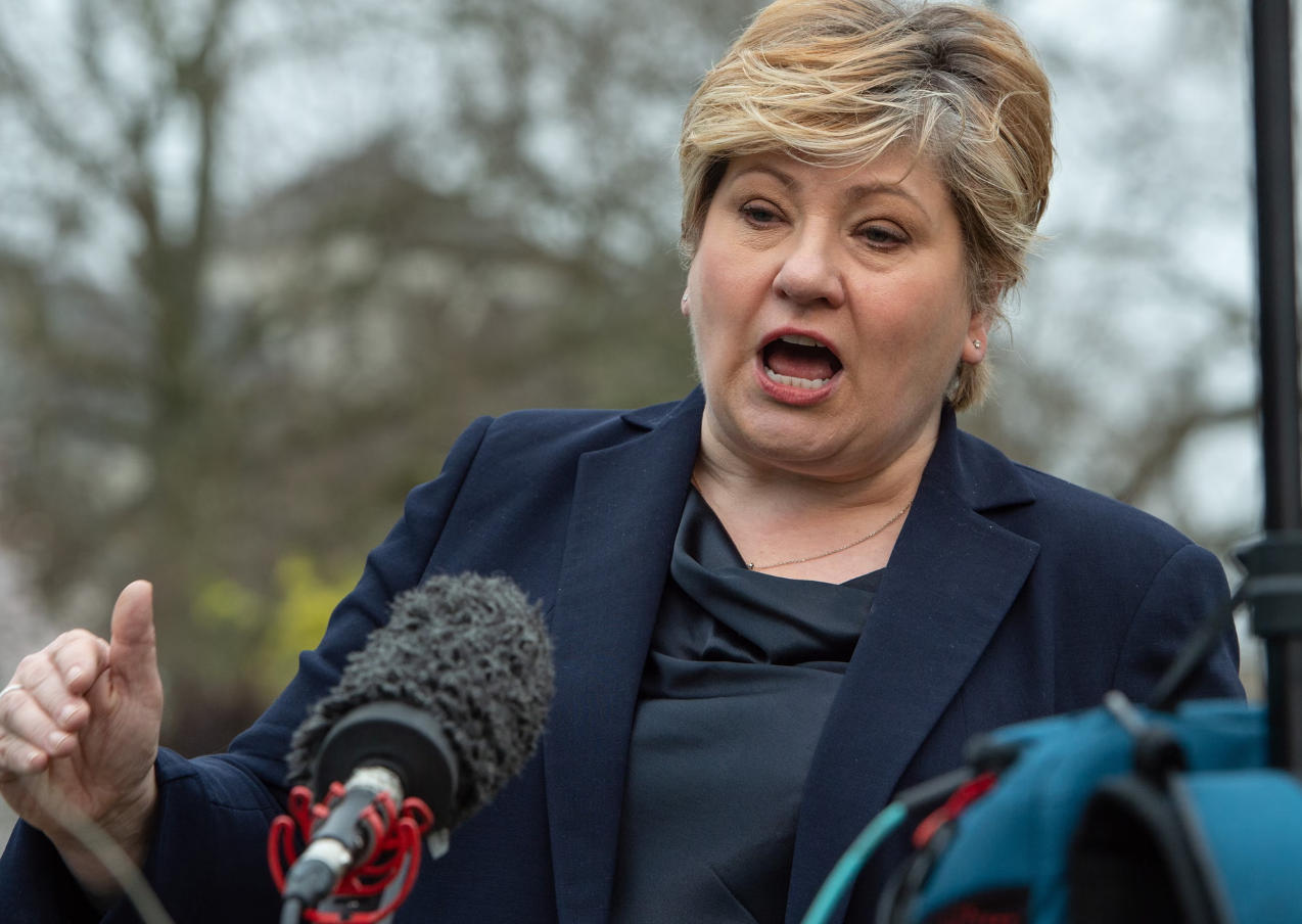 #英议员碰瓷称中方恐效仿美国对台行动# 【英议员碰瓷：要是中方在台湾搞这套？】美