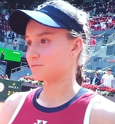 莱巴金娜马德里站2-1逆转鲁塞，下轮硬战郑钦文！
        北京时间4月2