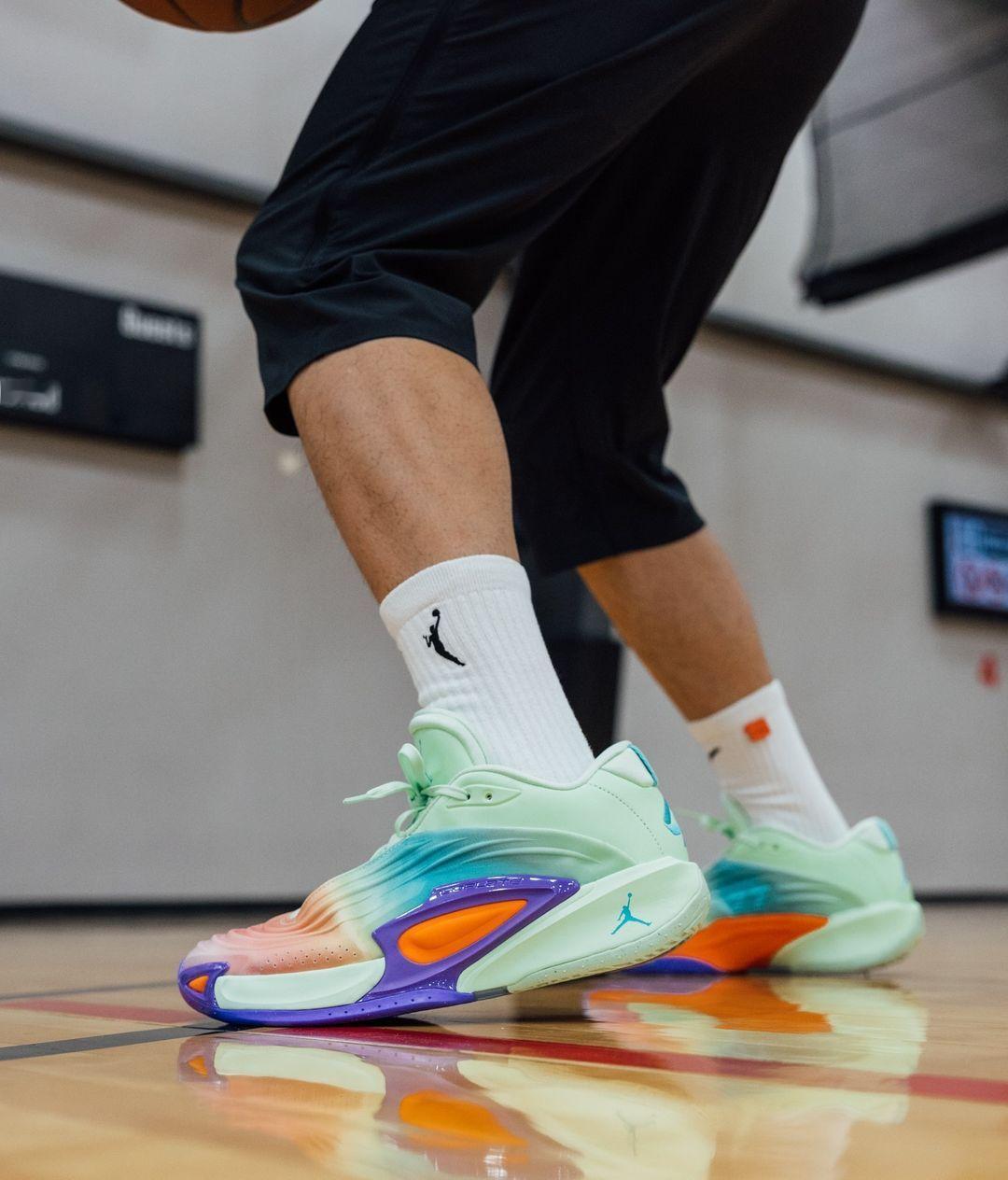 #SNEAKERS ON COURT# Luka 3 💨 7️⃣7️⃣©️ju