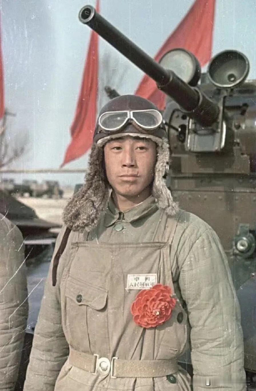 新中国最早坦克兵。

看新中国 诉说着新中国 当年之中国 在新中国成立 致敬新中