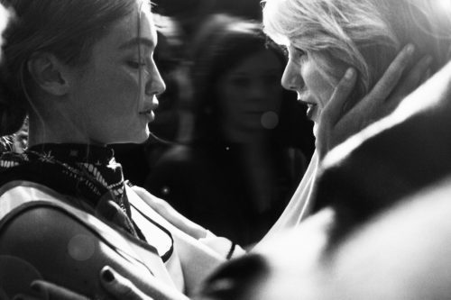 2026/07/01：Taylor Swift抵达Gigi Hadid家。太期待