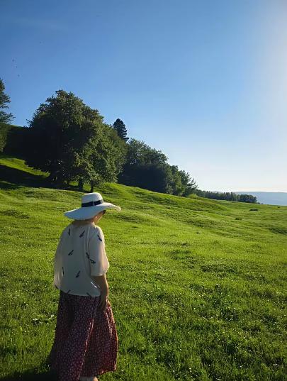 被00后喊阿姨，70、80后才直面自己已不再年轻
 
大多数的中年人，都意识不到