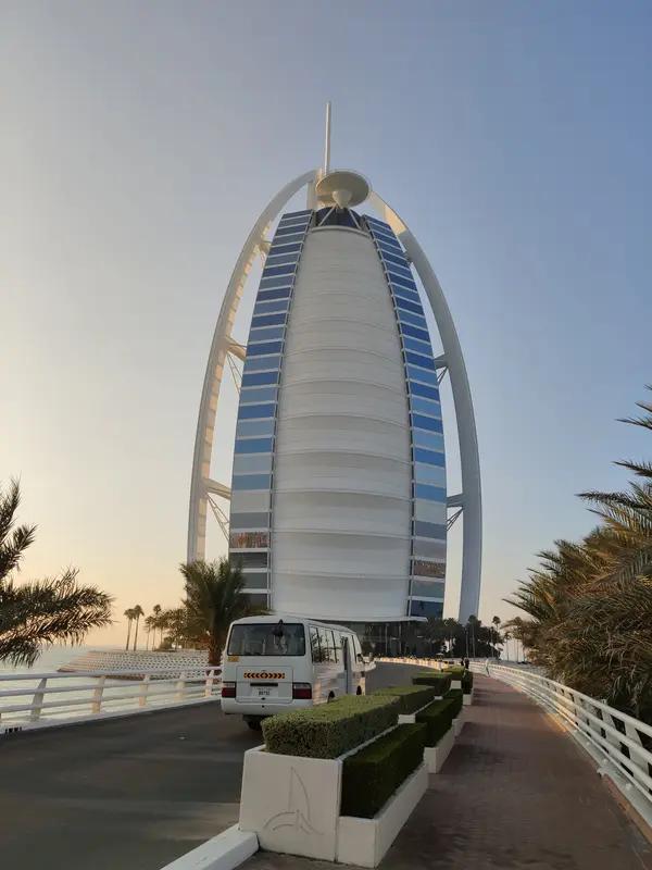 迪拜：一半奢华一半真实，别再被网红滤镜骗了！
 
提到迪拜，你第一反应是什么？遍