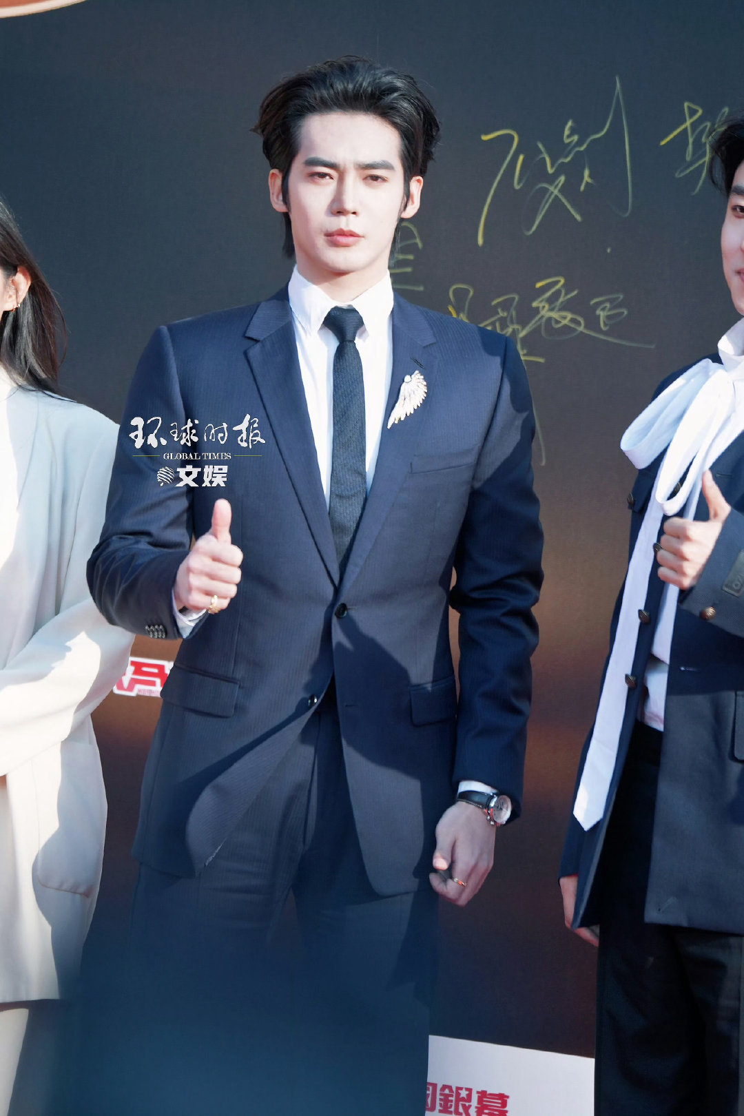 出席CMG中国电影盛典，一袭Dior西装搭配 LONGINES腕表与Un Air