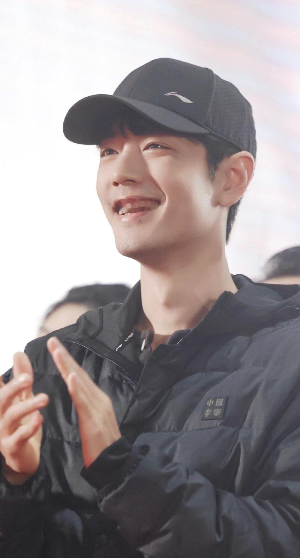 肖战肖战电影射雕英雄传侠之大者肖战藏海传 追星不是摘星，而是与星共赴同一场宇宙。