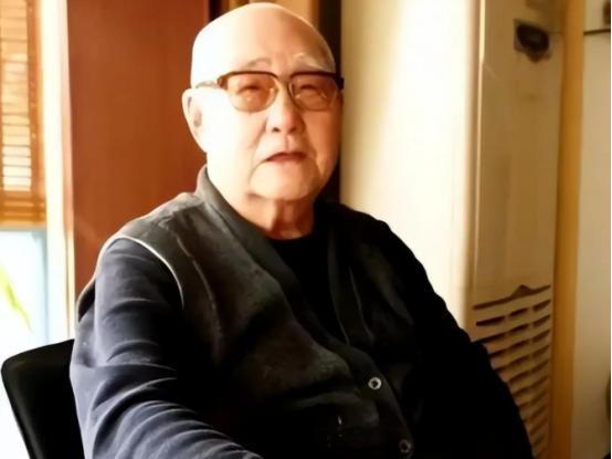 韩复榘之子韩子华，因父亲1938年被蒋介石处决，1948年国民党溃退时，他断然拒