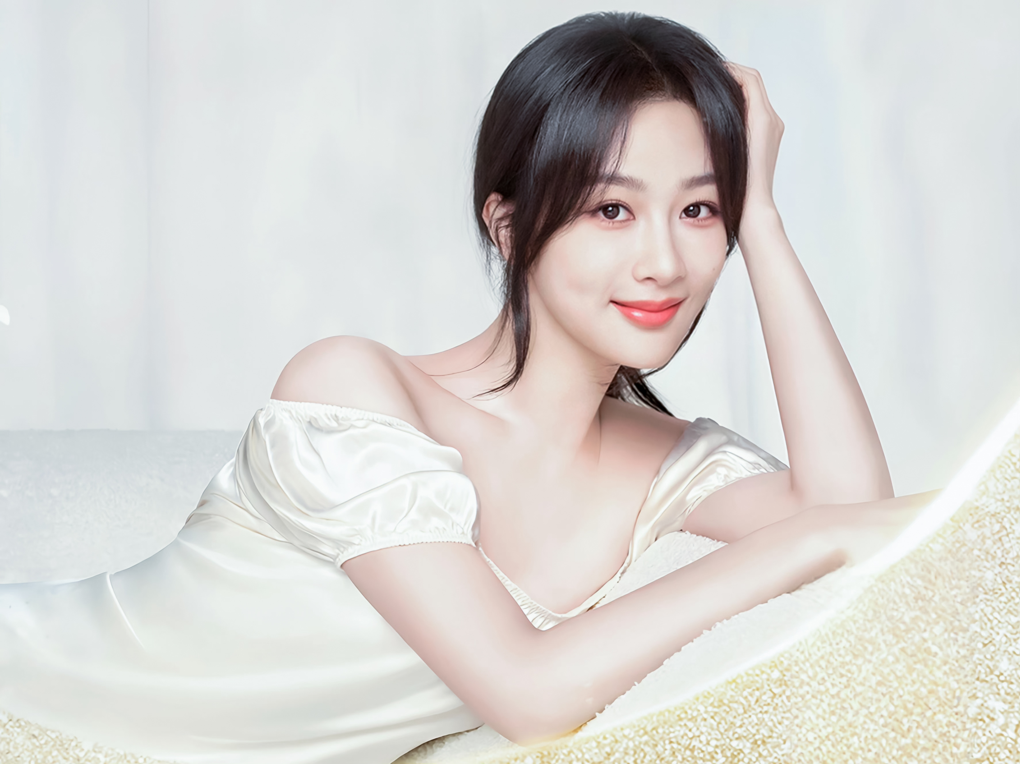 调个色，更清新温柔了，好喜欢啊 #杨紫# ​​​