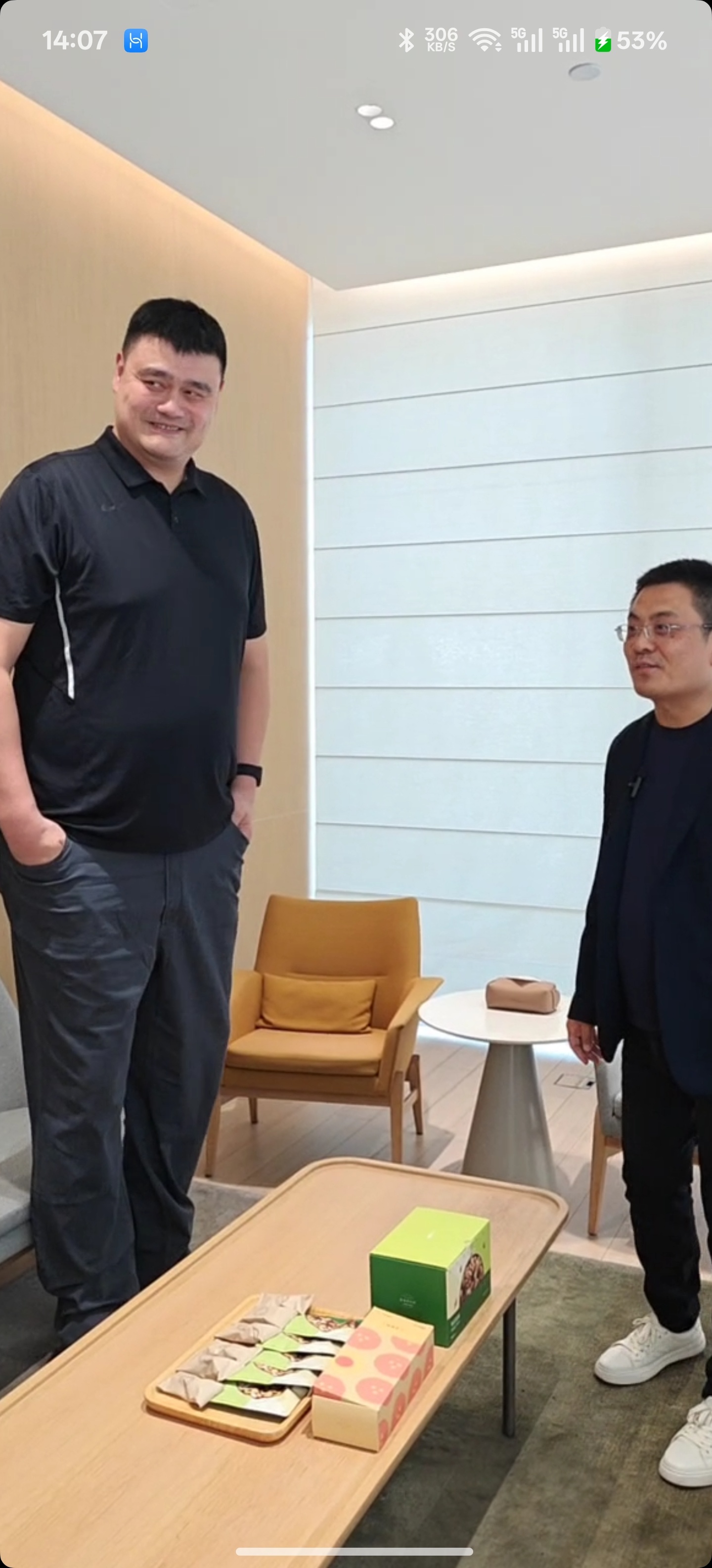 我的蔚来es9车友姚明，终于是来提车了？姚明蔚来es9