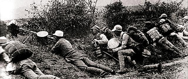 我军攻入敌据点，余敌凶猛反冲击，我军刺死米森小队长，全歼该敌
 
这是抗日战争敌