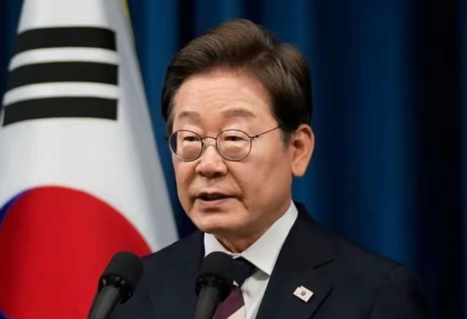 8月15日韩国光复节81周年庆祝仪式上，总统李在明当众宣布：政府将调查、追缴亲日