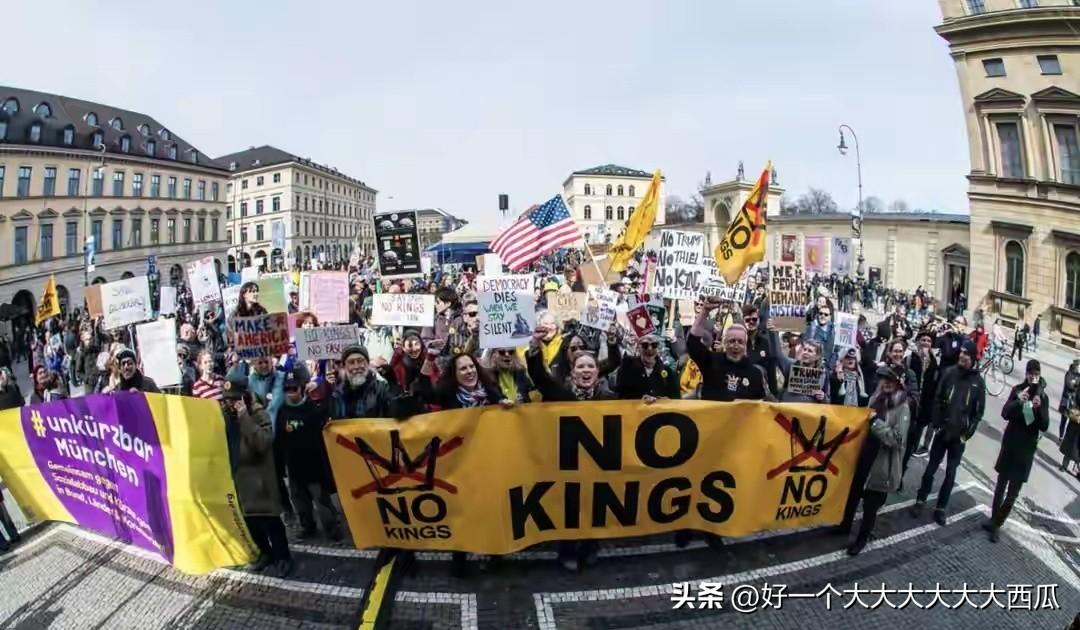 特朗普在美国国内支持率真的下降了太多，
28日爆发了全美范围“不要国王”抗议活动