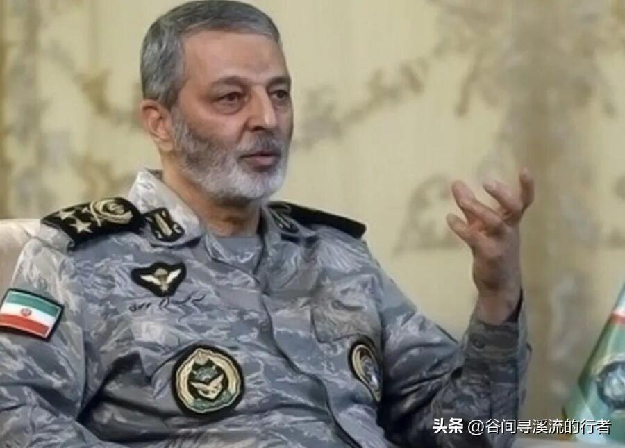 伊朗高原上，那只翱翔了三十五年的雄鹰，终究敛起了双翼。

消息传来的那个黄昏，德