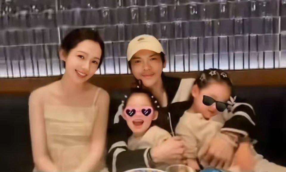 我敢说，向佐对郭碧婷绝对是生理性喜欢！
​说实话，平时多霸气一男人！武打明星，硬