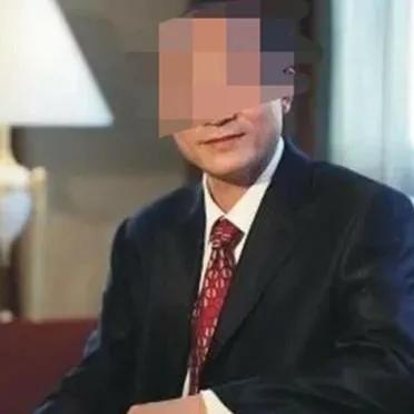 江西一知名茶企老板被害，同时遇害的还有其家人，仅有一名孙女逃脱了魔掌。
据报道，