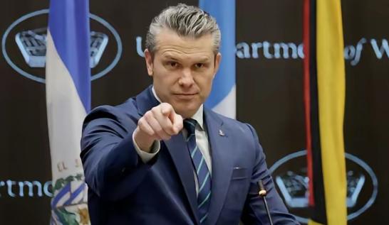 美军这回真是出了大新闻，据美国匿名官员爆料，国防部长赫格塞思直接绕开所有规矩，把