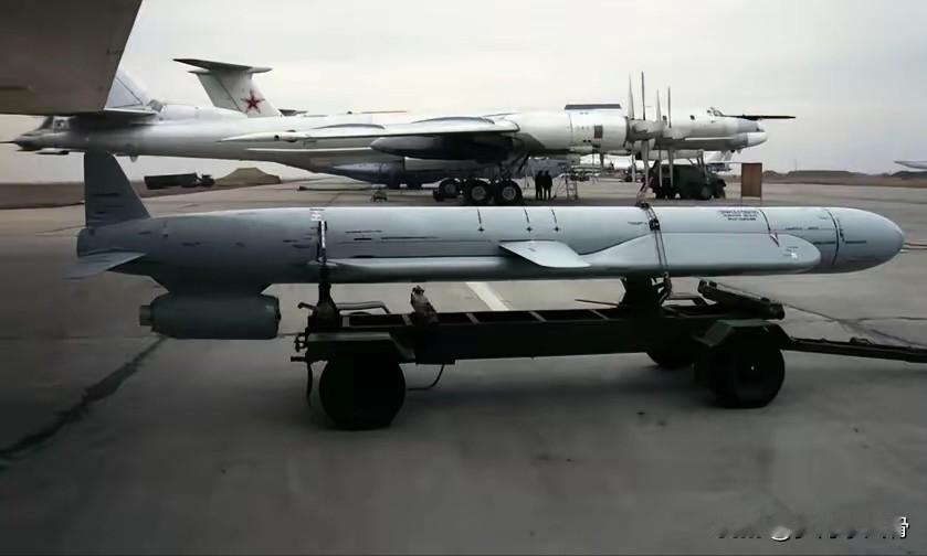 乌克兰现在算是彻底心态爆炸、原地破防了！
 
西方轰轰烈烈搞了上万项制裁，架势拉