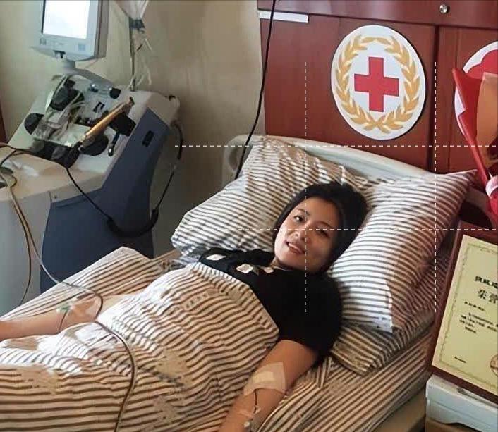 2017年，浙江一位28岁的姑娘捐献骨髓，救活了一个15岁的白血病男孩。没想到康