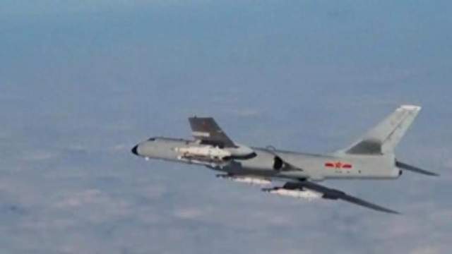 外机高速冲来，轰-6K飞行员纹丝不动：到了沿海上空，我就是界碑