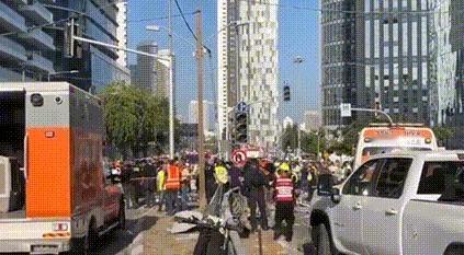 这很可能是第一个被摧毁的巨型现代化城市，以色列CBD成千上百亿大楼，现在变得一文