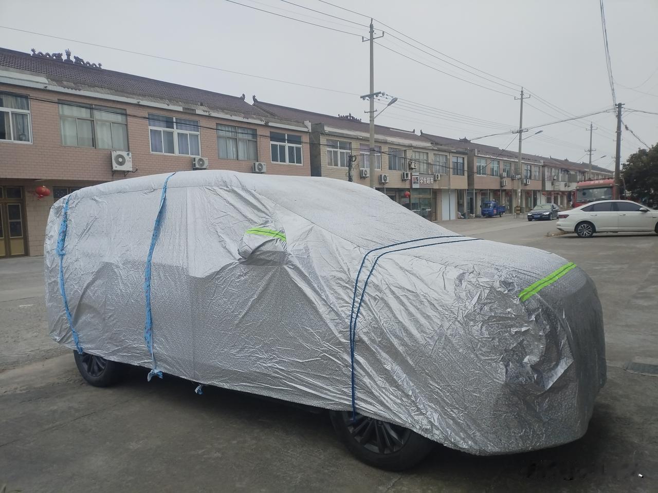 据气象预报，近几日江苏部分地区降温可能有雪，给车子穿外套也预防一下哈！