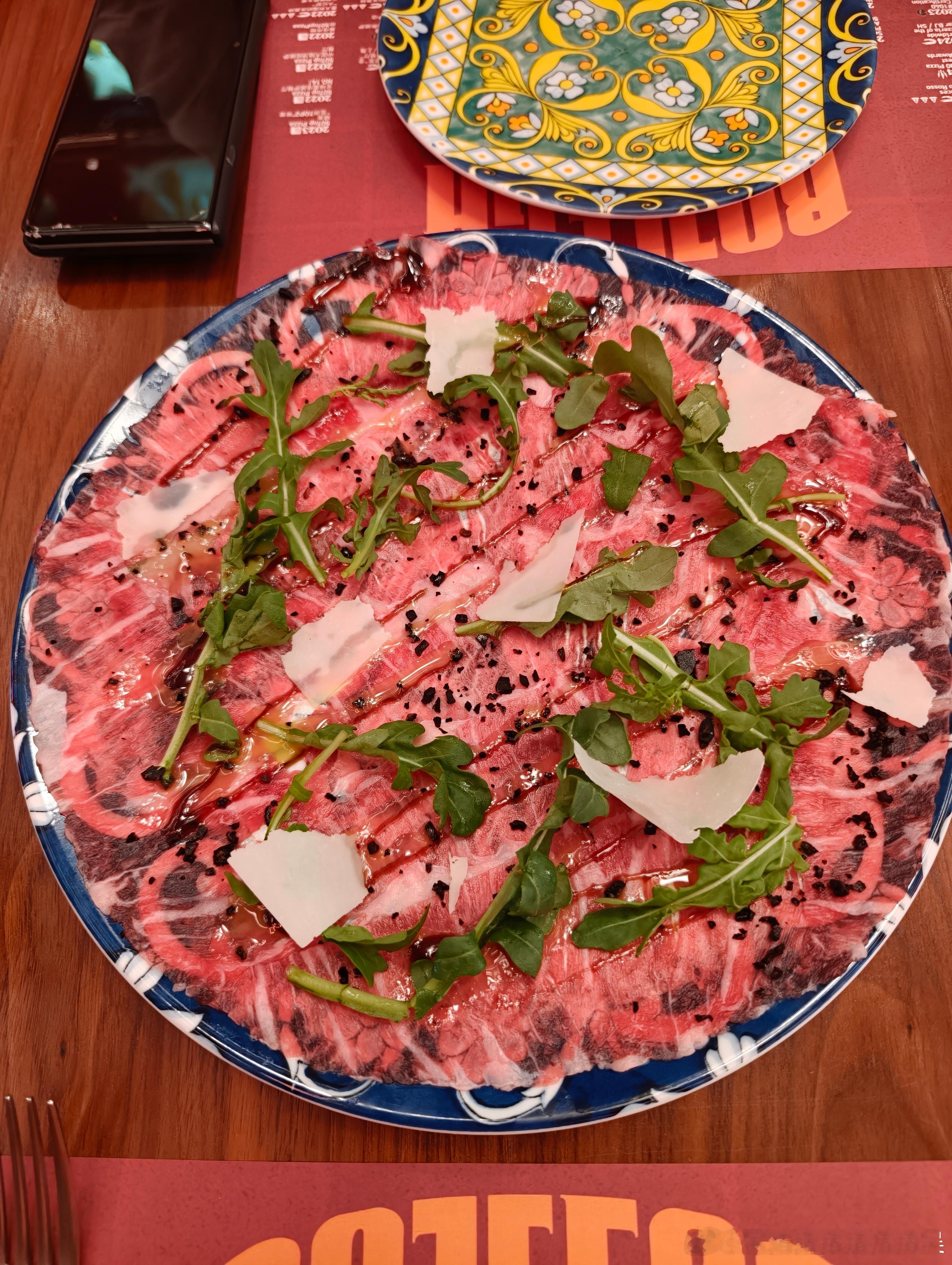 回国后第一次吃到拿波里style pizza，号称全亚洲前五，吃起来的确不错，跟
