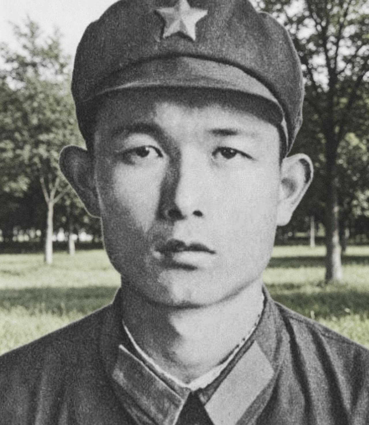 一等功臣杨松坚：以青春赴家国，用热血铸荣光
 
对越自卫反击战一等功臣杨松坚，1
