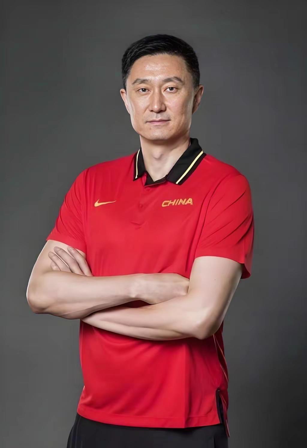 其实我真的很喜欢杜锋的执教风格，虽然杜指导平时有点严厉，但他带的国家队啥时候输给