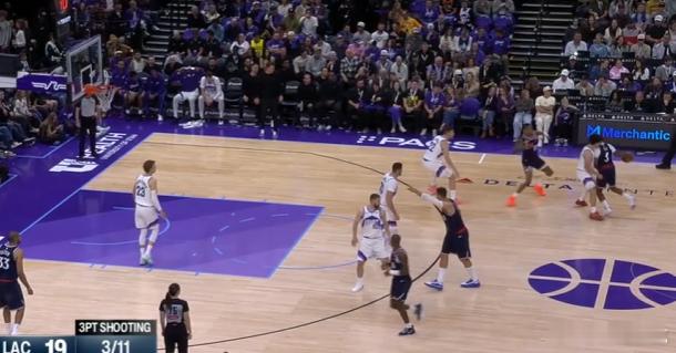 正式坐稳首发中锋！多镜头解析，大洛本季进攻&投射表现12345保罗持球过半场后立