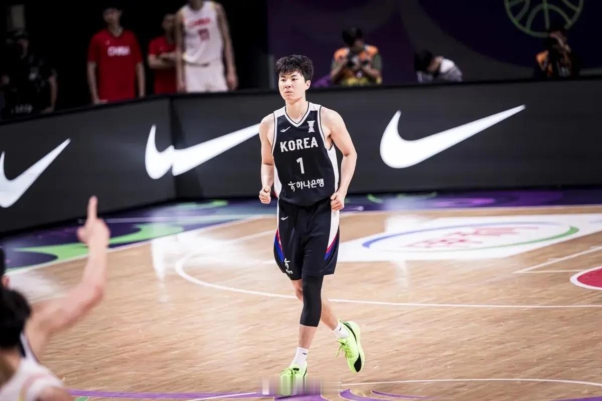 逆天了，三节结束，韩国男篮罚球24次，中国男篮仅罚球11次。中国男篮vs韩国男篮