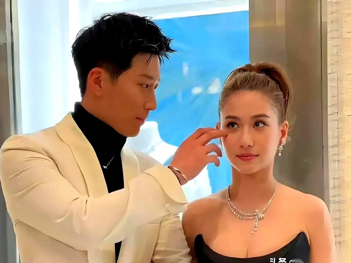 当初选中他，图的不就是他干净么？
履历清白，没那么多乱七八糟的事儿。
像不像古时