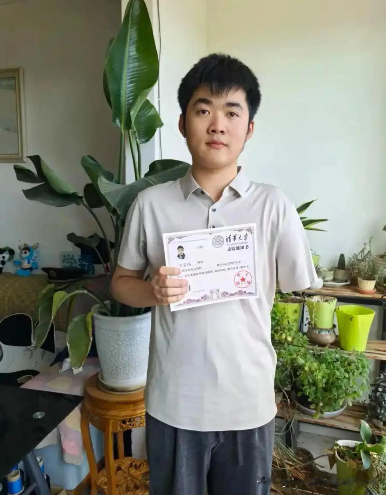 独臂少年刘宸瑞清华报到！一句话看哭所有人：交白卷是最亏的

今天（8月19日），