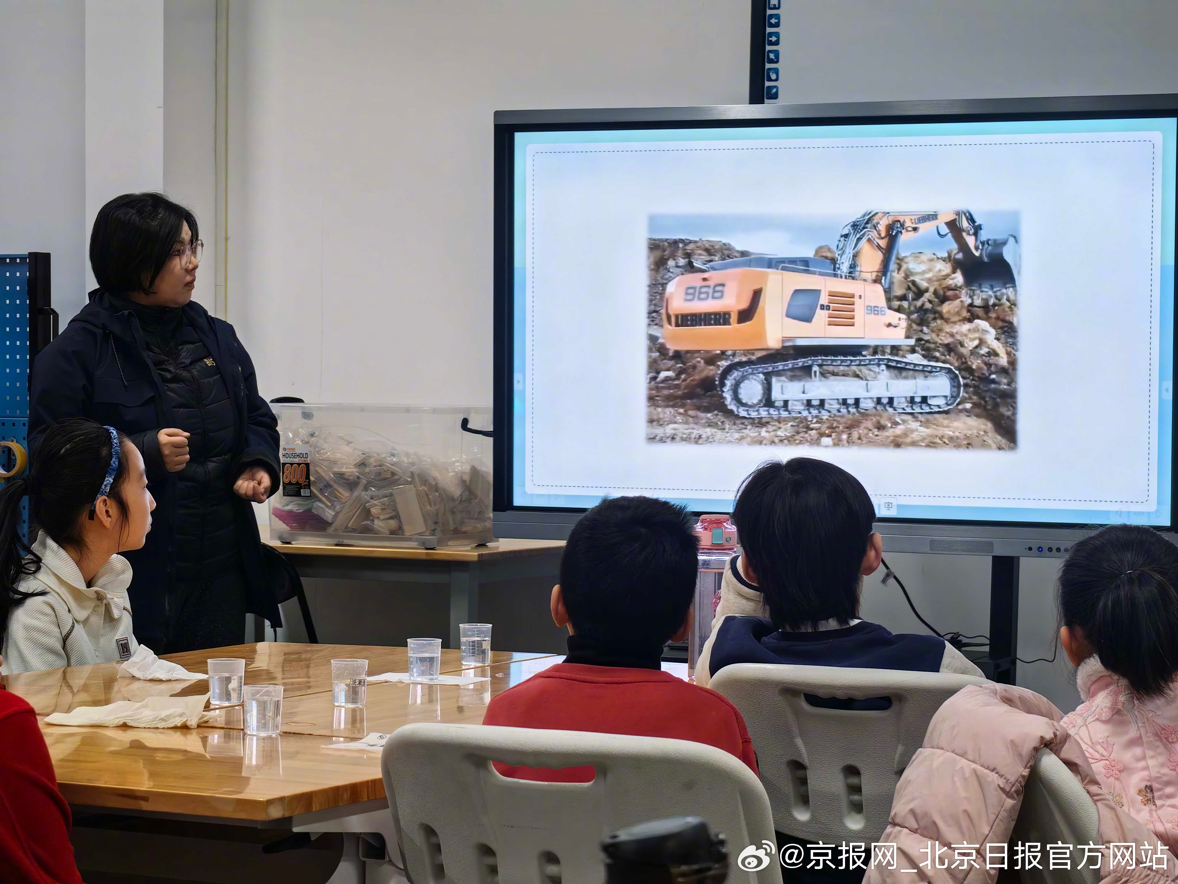 【北京科学中心元旦期间近40场活动 打造“科学假期”】制作一套简易火箭模型、解密