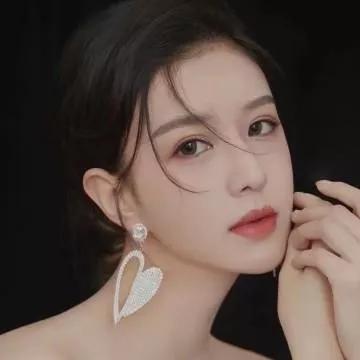 优雅红唇，心形耳饰，惊艳时光的美丽！温柔花朵耳饰 气质女耳饰 紫色花耳饰 紫色时